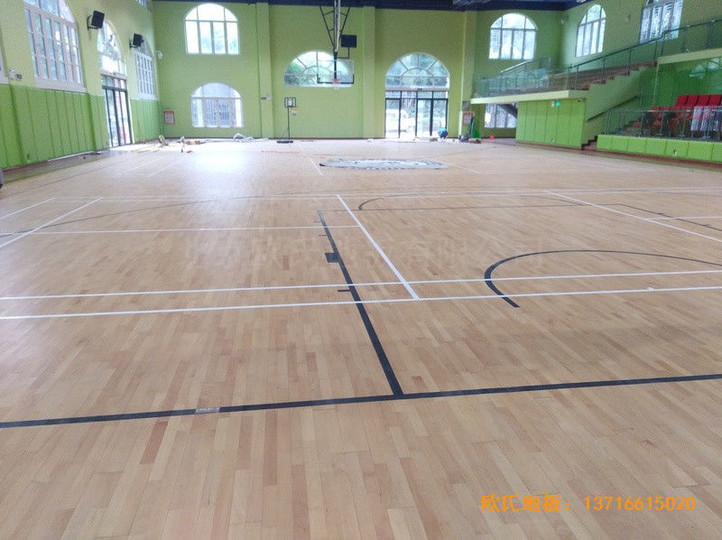 深圳普林斯顿小学篮球馆运动地板施工案例0
