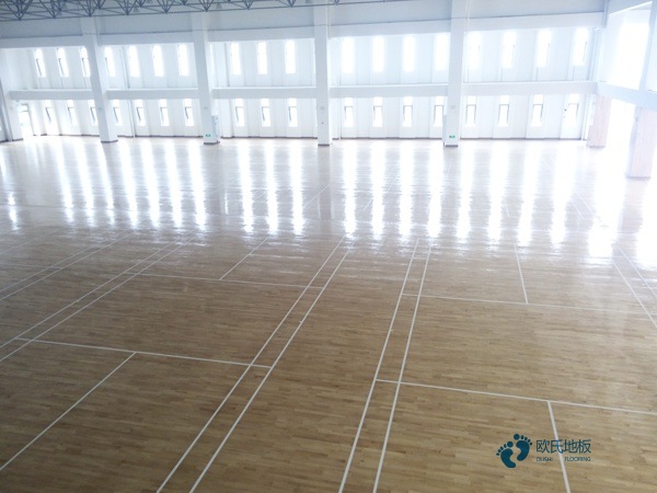 学校篮球馆木地板施工步骤2