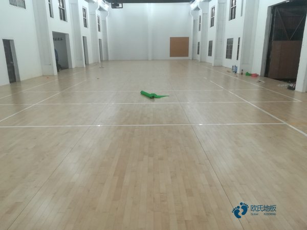 专业运动木地板安装1